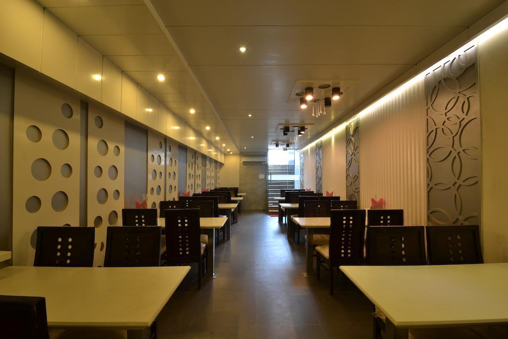 Hotel Central Residency Varanasi Exterior photo