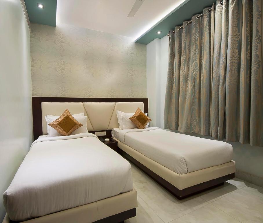 Hotel Central Residency Varanasi Room photo